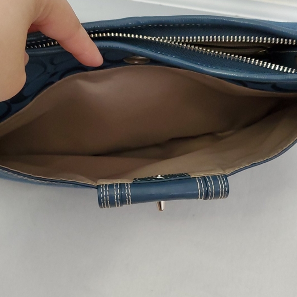 NWT Coach Hampton signature hobo - Picture 6 of 8